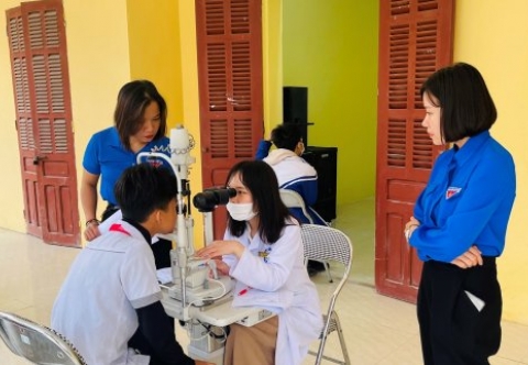 Chương trình chăm sóc mắt học đường năm 2023